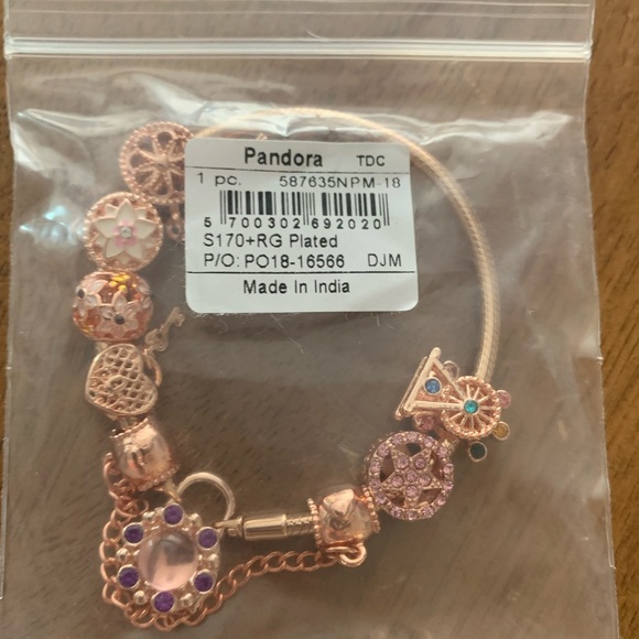 Retired NWOT Pandora Carrier Gold Heraldic Amethyst Padlock Bracelet w/ Charms - Picture 10 of 12